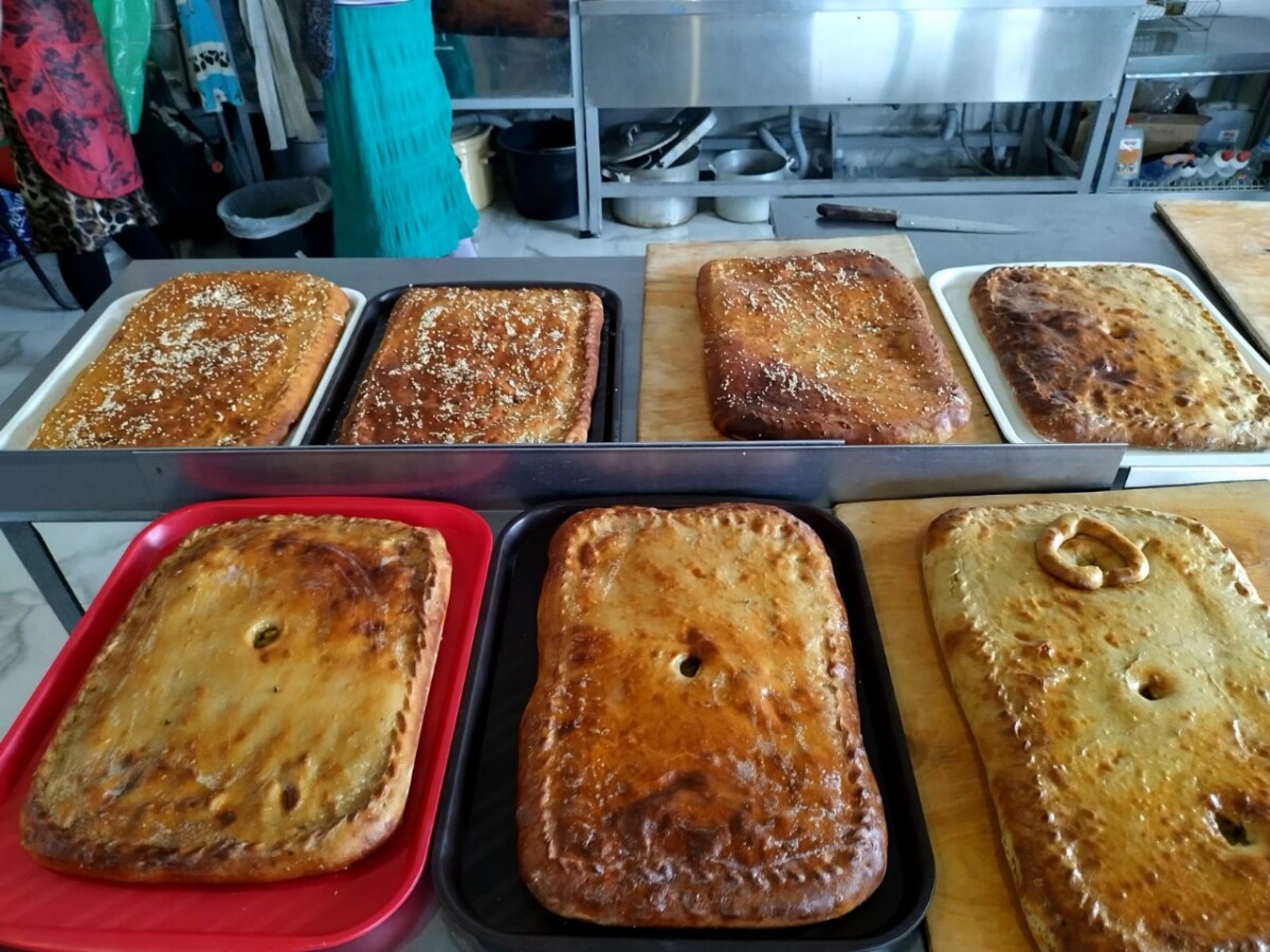 Победители Международной Премии #МЫВМЕСТЕ накормили пирогами пожилых в 10 городах России