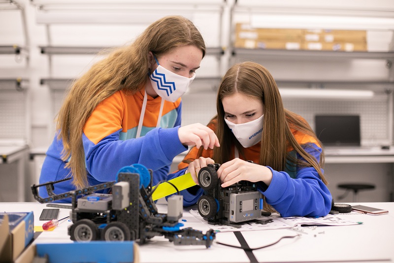 От победителей Международной Премии #МЫМЕСТЕ: в Сочи стартовал финал интеллектуального турнира для школьников