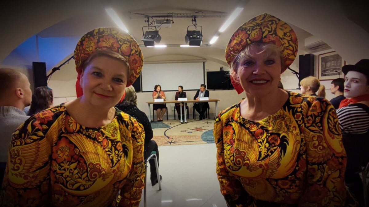 Призеры Международной Премии #МЫВМЕСТЕ презентовали выставку работ художников «Театральный марс»