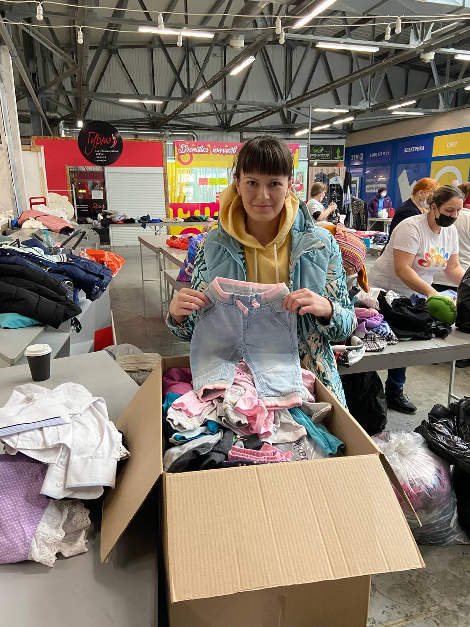 Победители Международной Премии #МЫВМЕСТЕ продолжают обеспечивать одеждой многодетные семьи на Алтае