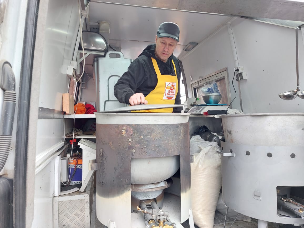 В Ростовской области победители Премии #МЫВМЕСТЕ организовали точку питания для беженцев на границе ЛНР