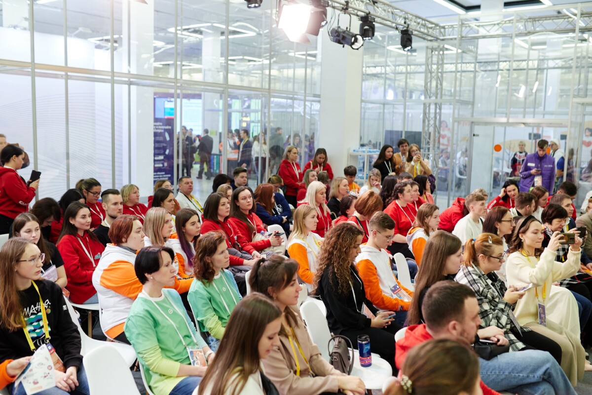 «Обучение служением – это не матанализ»: эксперты объяснили, как вовлекать студентов в добровольчество